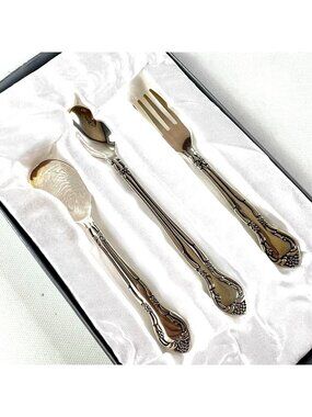 Stephan Baby Keepsake 3 Piece Silver Plated Feeding Set NEW Satin Lined Gift Box